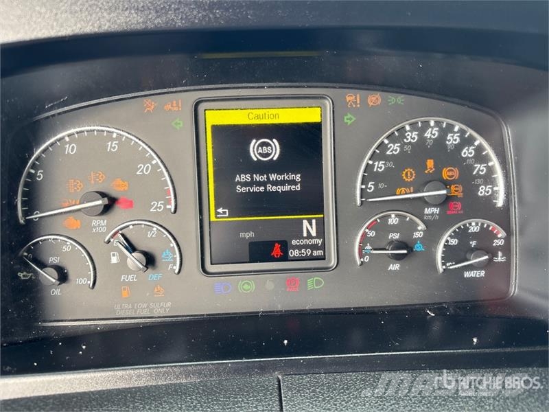 Freightliner Cascadia 126 6x4 T/A Sleeper Truck Tractor Tractor Units
