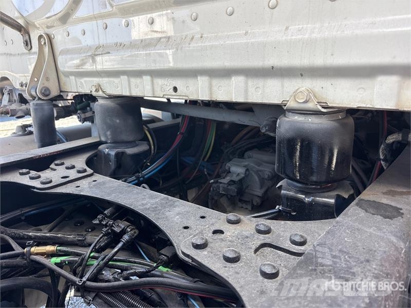 Freightliner Cascadia 126 Kipper