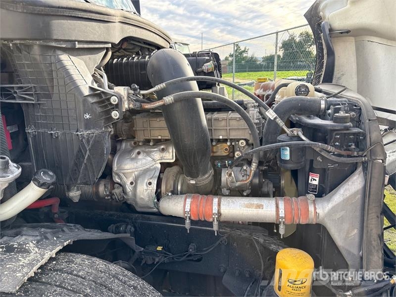 Freightliner Cascadia 126 6x4 T/A Sleeper Truck Tractor Motrici e Trattori Stradali