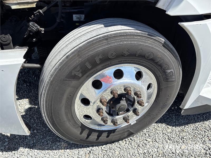 Freightliner Cascadia 126 6x4 T/A Sleeper Truck Tractor Motrici e Trattori Stradali