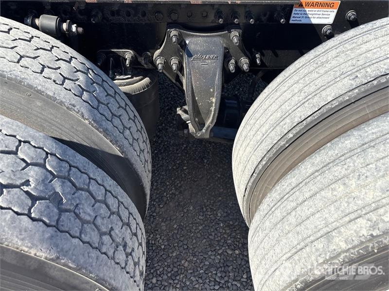 Freightliner Cascadia 126 6x4 T/A Sleeper Truck Tractor Tracteur routier