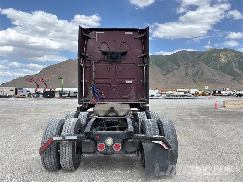 Freightliner Cascadia 126 6x4 T/A Sleeper Truck Tractor Motrici e Trattori Stradali