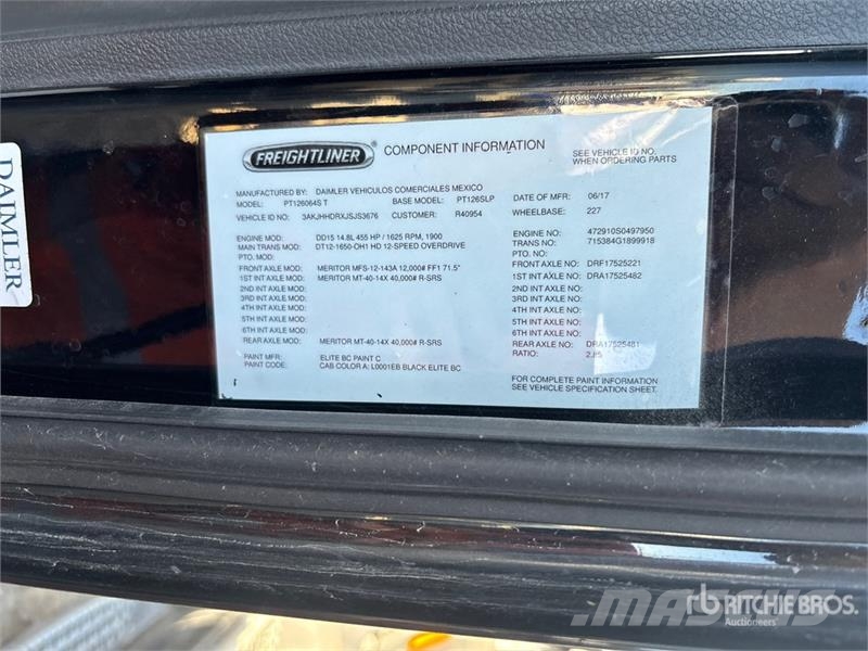 Freightliner Cascadia 126 6x4 T/A Sleeper Truck Tractor Sattelzugmaschinen