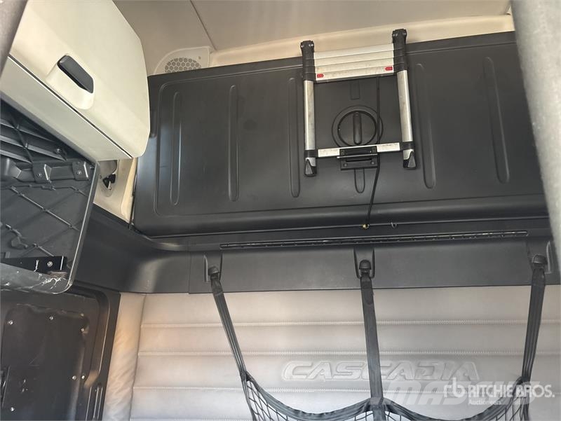 Freightliner Cascadia 126 Naudoti vilkikai