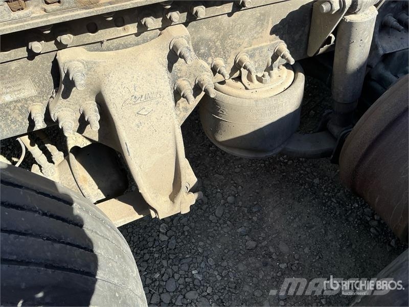 Freightliner Cascadia 6x4 T/A Sleeper Truck Tractor Tracteur routier
