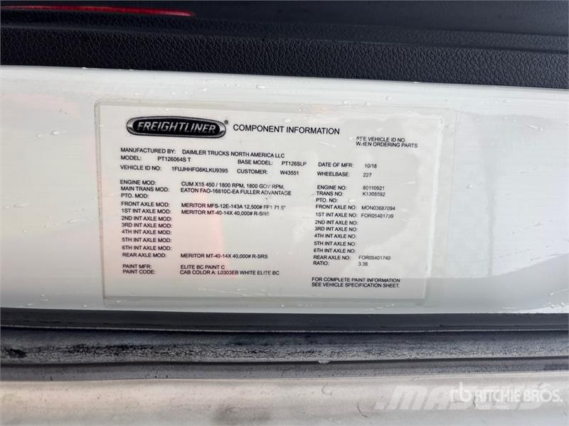 Freightliner Cascadia 126 6x4 T/A Sleeper Truck Tractor Tractor Units