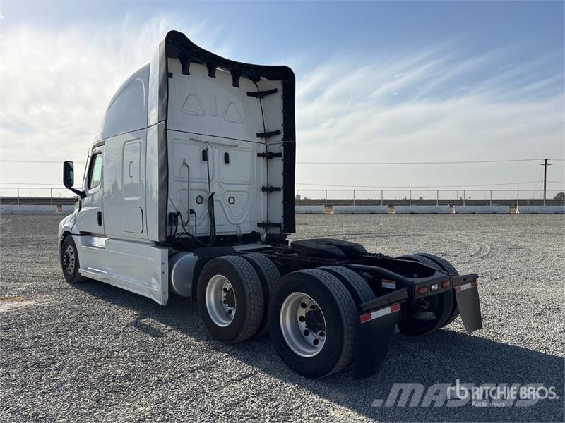 Freightliner Cascadia 126 Vilcēji