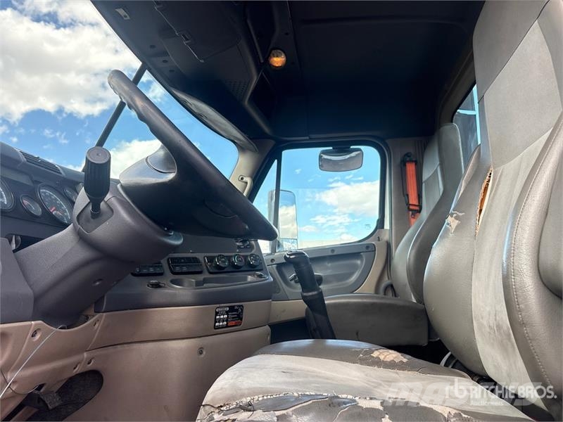 Freightliner Cascadia 113 Седельные тягачи