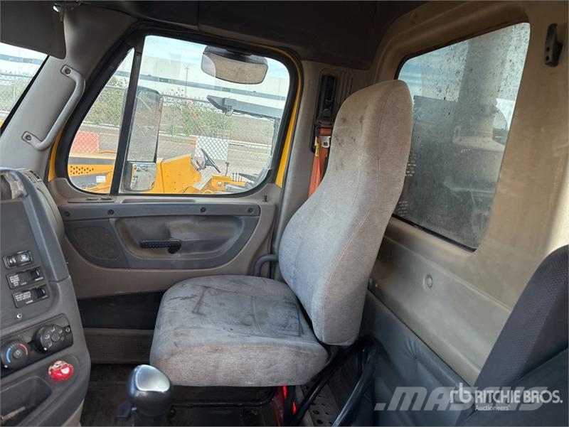 Freightliner Cascadia 125 Vilcēji