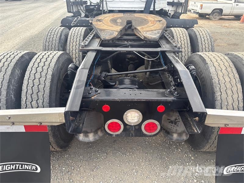 Freightliner Cascadia 126 6x4 T/A Sleeper Truck Tractor Motrici e Trattori Stradali