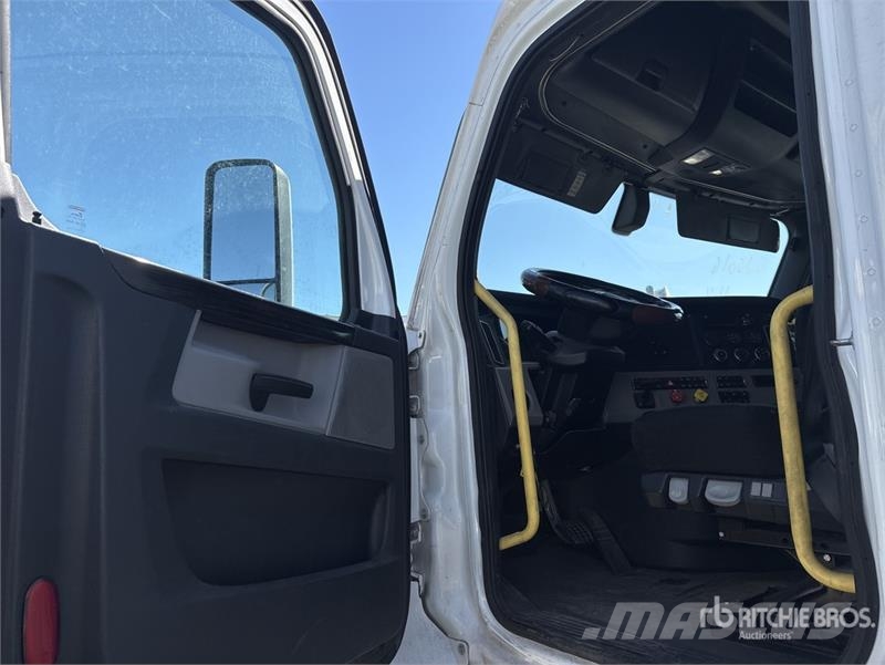 Freightliner Cascadia 126 Naudoti vilkikai