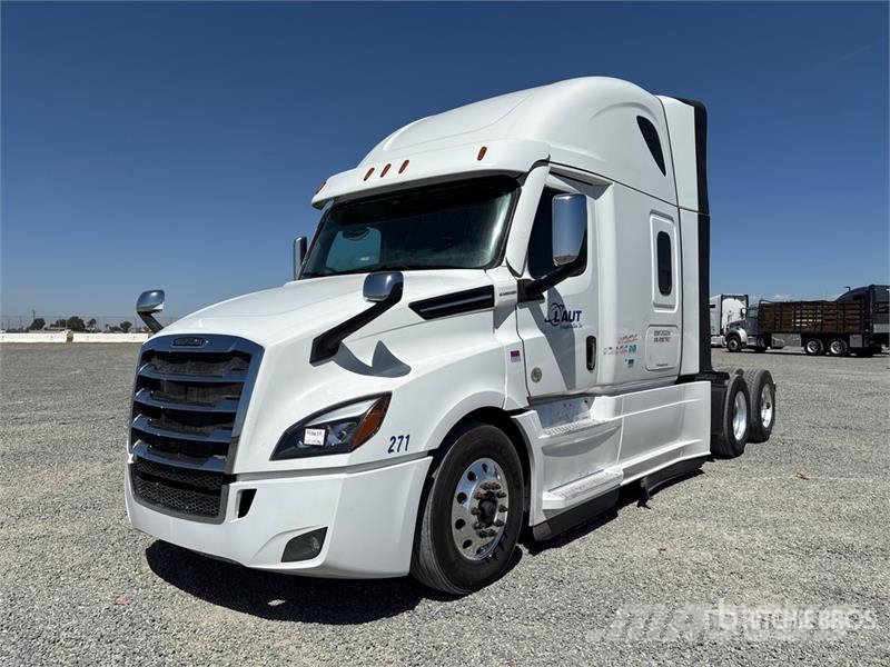 Freightliner Cascadia 126 6x4 T/A Sleeper Truck Tractor Motrici e Trattori Stradali