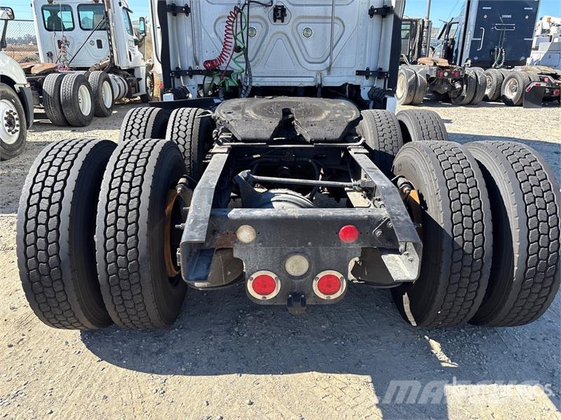 Freightliner Cascadia 125 6x4 T/A Sleeper Truck Tractor Tracteur routier