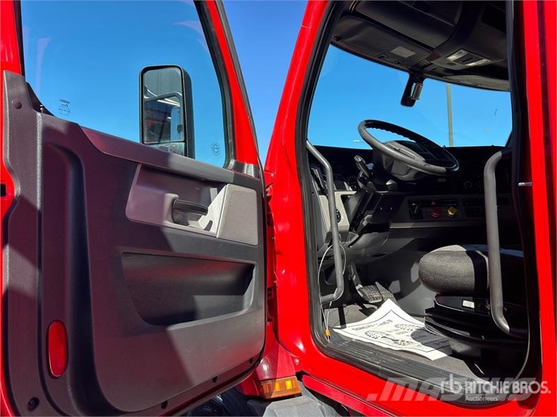 Freightliner Cascadia 116 Sadulveokid