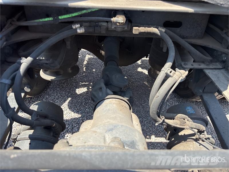 Freightliner Cascadia 125 6x4 T/A Sleeper Truck Tractor وحدات الجر