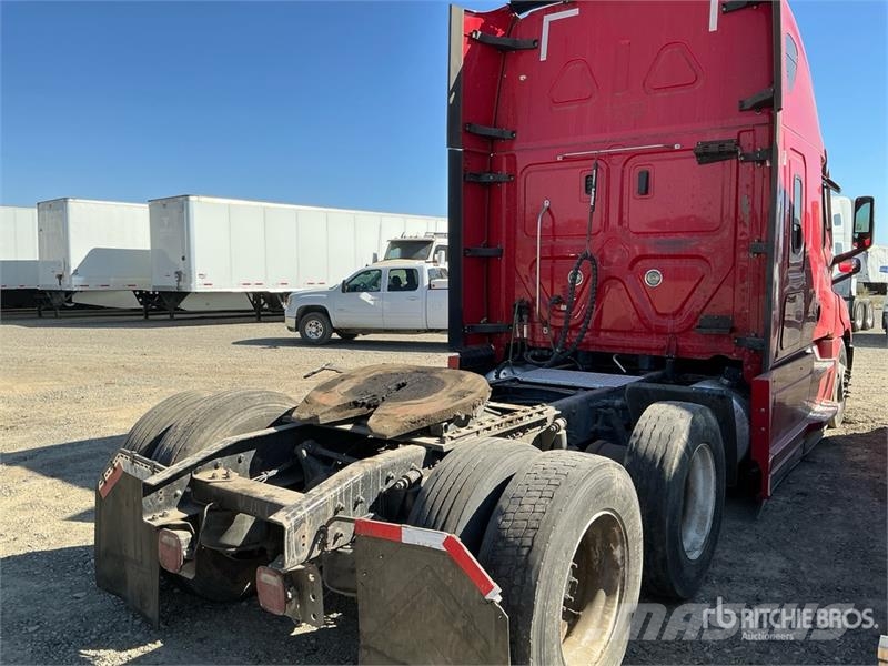 Freightliner Cascadia 6x4 T/A Sleeper Truck Tractor Tracteur routier
