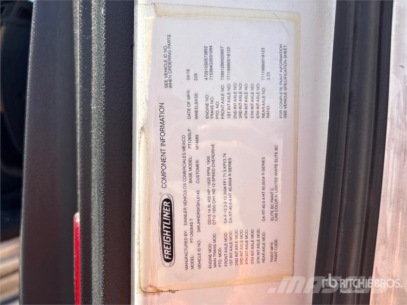 Freightliner Cascadia 126 6x4 T/A Sleeper Truck Tractor وحدات الجر