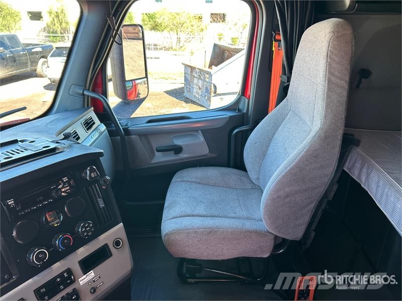 Freightliner Cascadia 116 Sadulveokid