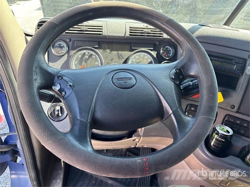 Freightliner Cascadia 125 6x4 T/A Sleeper Truck Tractor Седельные тягачи