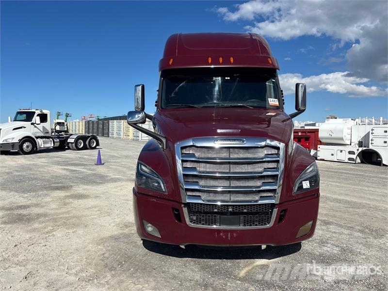 Freightliner Cascadia 126 6x4 T/A Sleeper Truck Tractor Tractores (camiões)