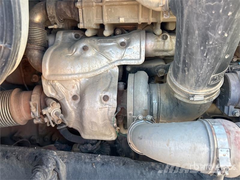 Freightliner Cascadia 125 6x4 T/A Dump Truck Camion benne