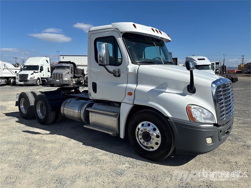 Freightliner Cascadia 125 Vilcēji