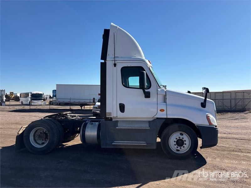 Freightliner Cascadia 125 Vlačilci