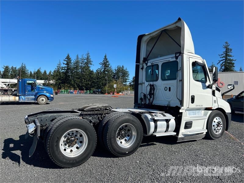 Freightliner Cascadia 116 وحدات الجر