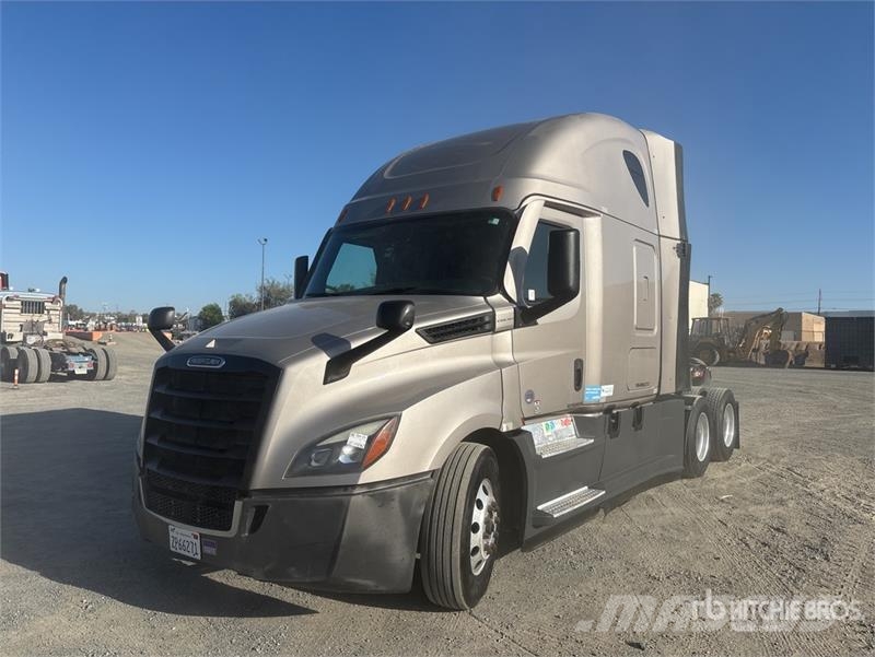 Freightliner Cascadia 126 6x4 T/A Sleeper Truck Tractor 트랙터 유닛