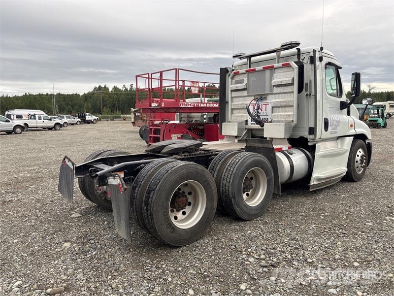 Freightliner Cascadia 125 Vetopöytäautot