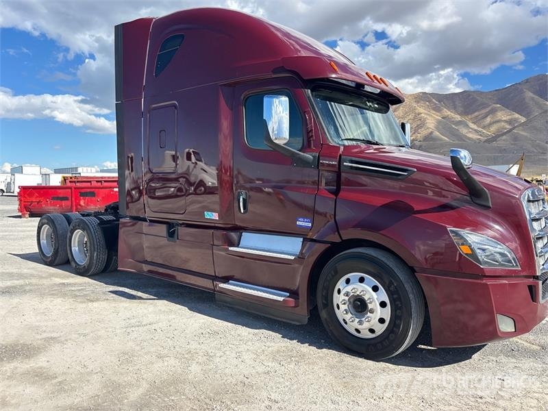 Freightliner Cascadia 126 6x4 T/A Sleeper Truck Tractor Tractores (camiões)