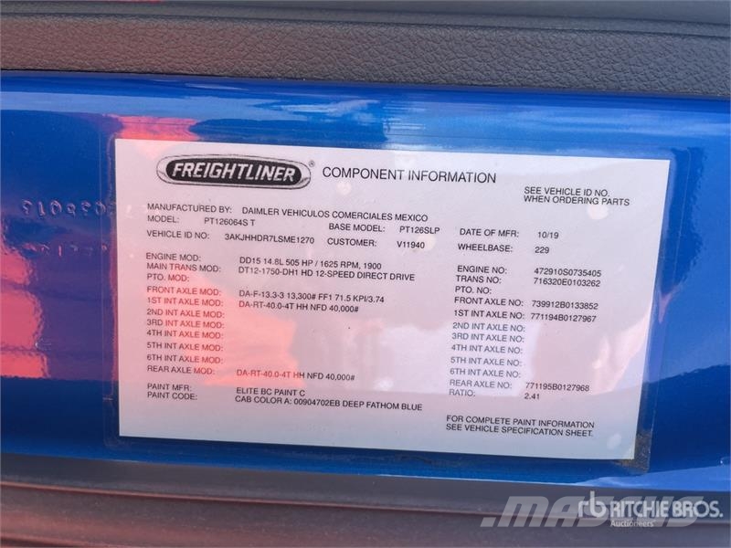 Freightliner Cascadia 126 6x4 T/A Sleeper Truck Tractor (Inoper Vilcēji