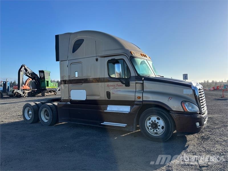 Freightliner Cascadia 125 Vilcēji