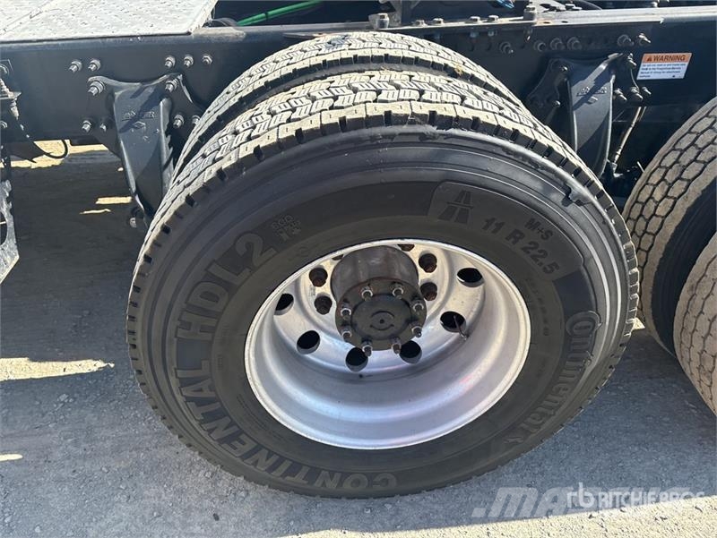 Freightliner Cascadia 126 6x4 T/A Sleeper Truck Tractor Motrici e Trattori Stradali
