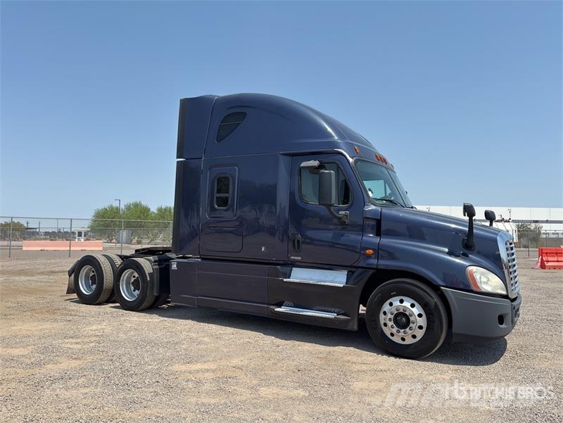 Freightliner Cascadia 125 6x4 T/A Sleeper Truck Tractor وحدات الجر