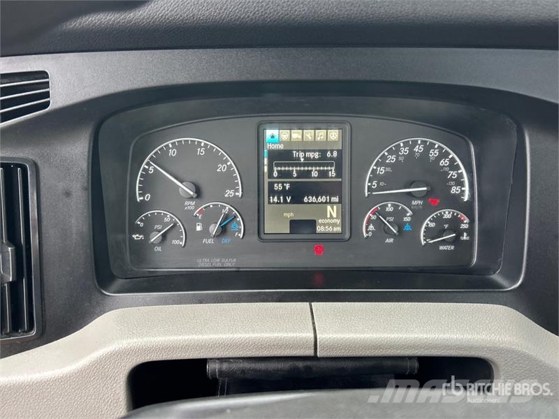 Freightliner Cascadia 126 وحدات الجر