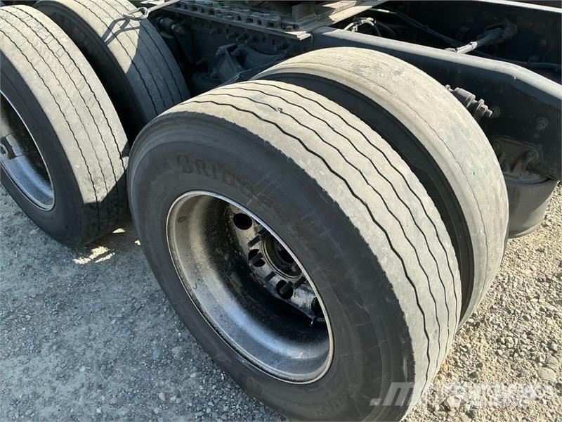 Freightliner Cascadia 126 T/A Sleeper Truck Tractor (Inoperable Тягачі