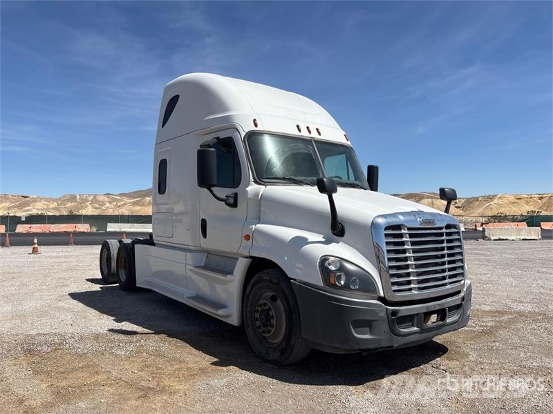 Freightliner Cascadia 125 6x4 T/A Sleeper Truck Tractor Tractor Units