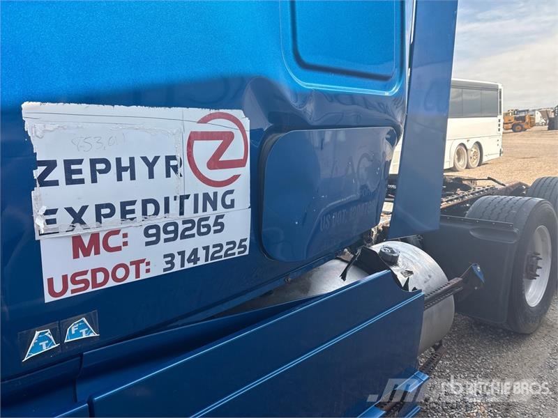 Freightliner Cascadia 125 6x4 T/A Sleeper Truck Tractor (Inoper 트랙터 유닛