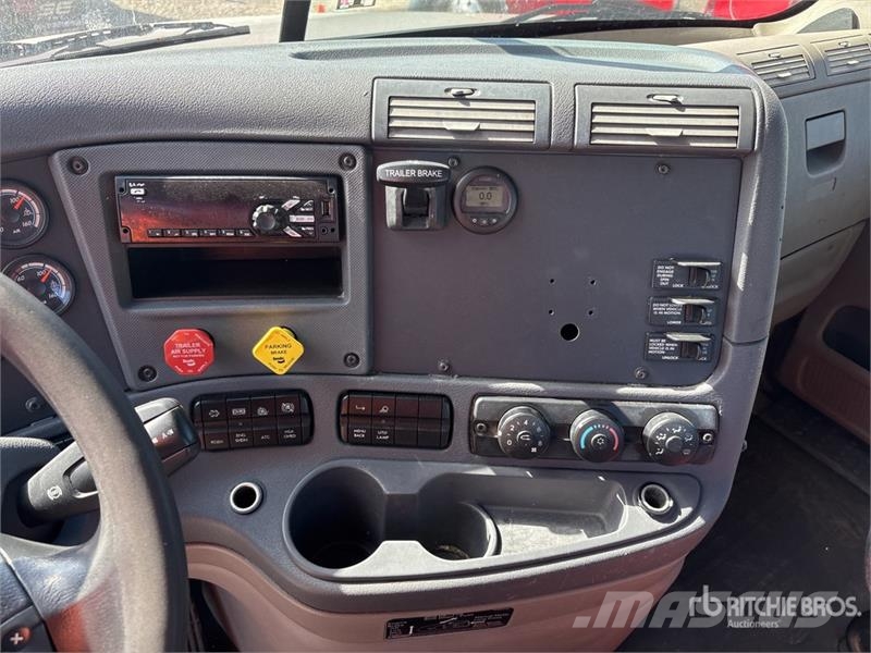 Freightliner Cascadia 125 Тягачі