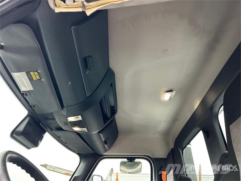 Freightliner Cascadia 116 وحدات الجر