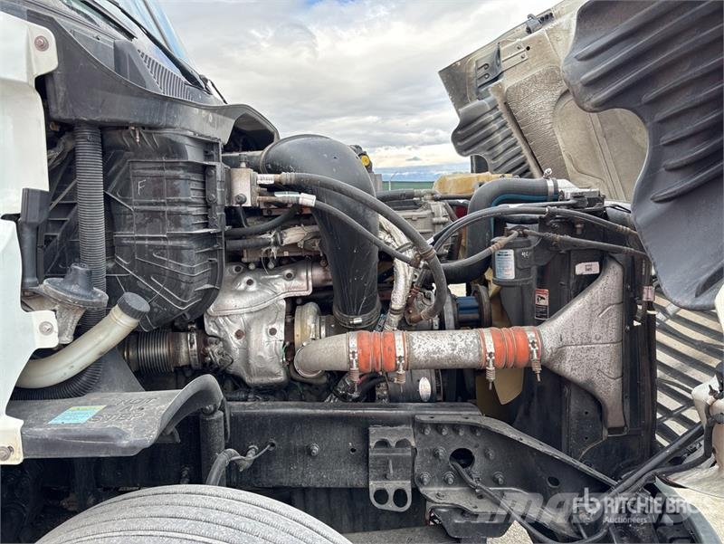 Freightliner Cascadia 125 6x4 T/A Sleeper Truck Tractor 트랙터 유닛