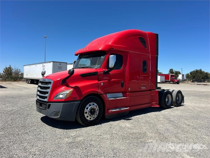 Freightliner Cascadia 126 T/A Sleeper Truck Tractor Tegljači