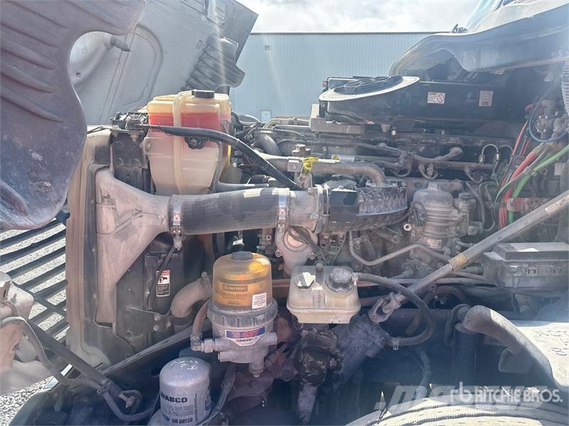 Freightliner Cascadia 125 6x2 T/A Sleeper Truck Tractor Седельные тягачи