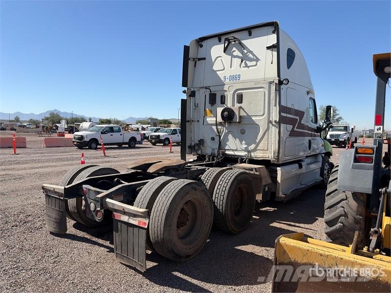 Freightliner Cascadia 125 6x4 T/A Sleeper Truck Tractor Tractores (camiões)