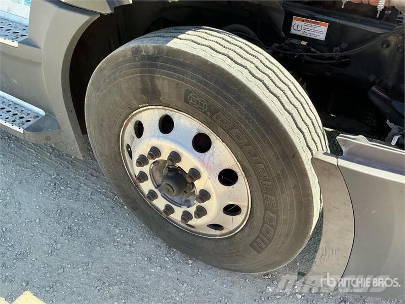 Freightliner Cascadia 126 6x4 T/A Sleeper Truck Tractor Truck Tractor Units
