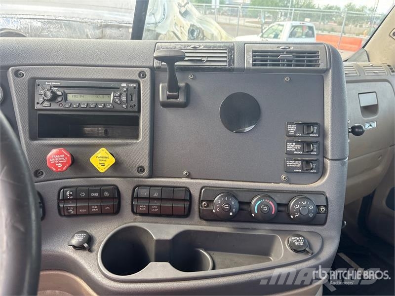 Freightliner Cascadia 113 Седельные тягачи