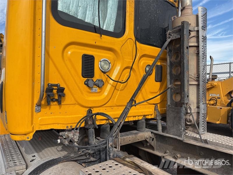 Freightliner Cascadia 125 Vilcēji