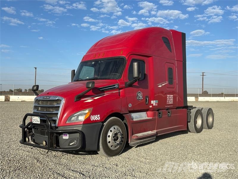 Freightliner Cascadia 126 6x4 T/A Sleeper Truck Tractor Nyergesvontatók