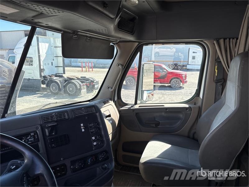 Freightliner Cascadia 125 6x4 T/A Sleeper Truck Tractor Motrici e Trattori Stradali